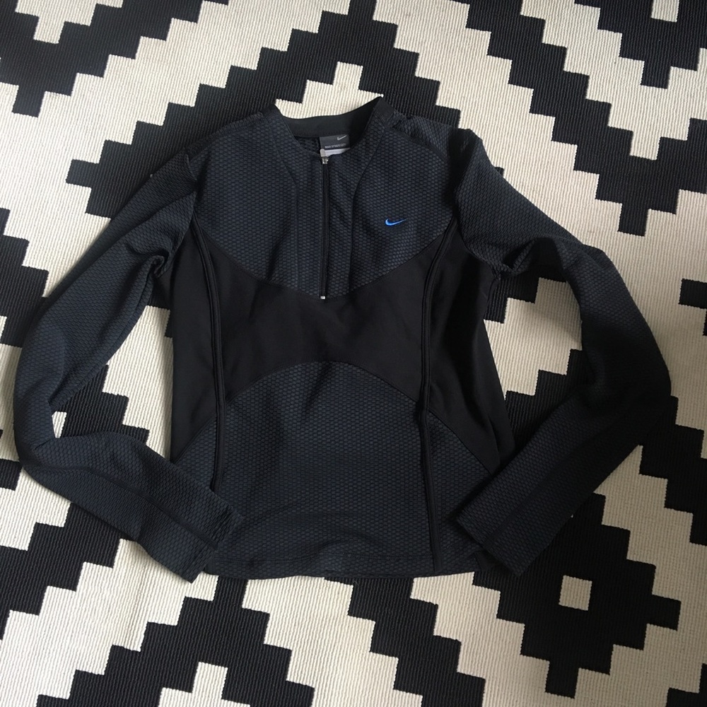 Nike Sphere-dry Top Small Built-in Bra